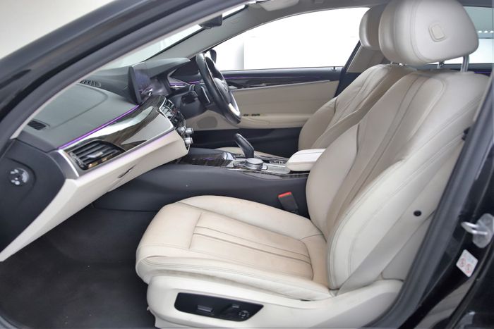 BMW 5 Series 2021