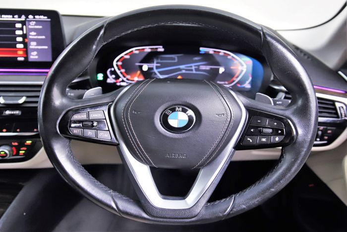 BMW 5 Series 2021