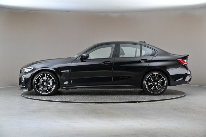 BMW 3 Series 2022