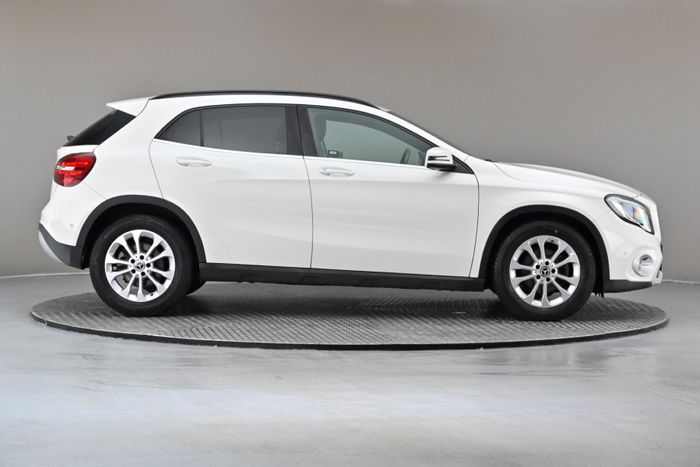 Mercedes-Benz GLA Class 2017