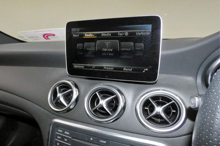 Mercedes-Benz GLA Class 2019