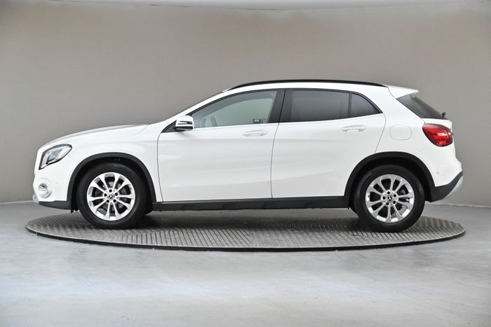 Mercedes-Benz GLA Class 2019