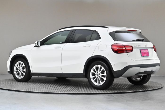 Mercedes-Benz GLA Class 2019