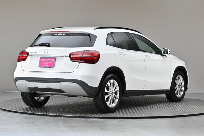 Mercedes-Benz GLA Class 2019