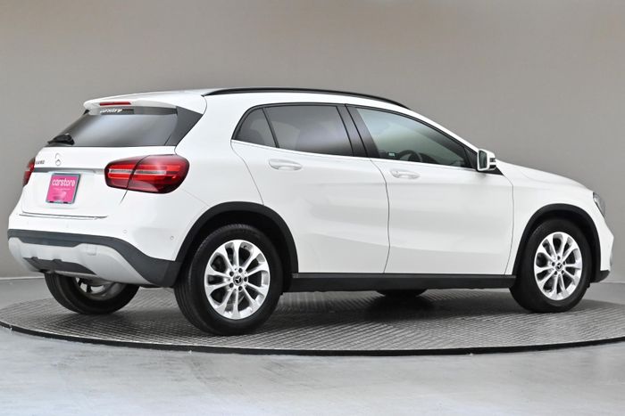 Mercedes-Benz GLA Class 2019