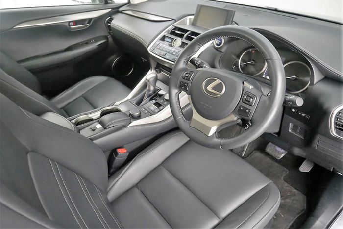 Lexus NX 300h 2016