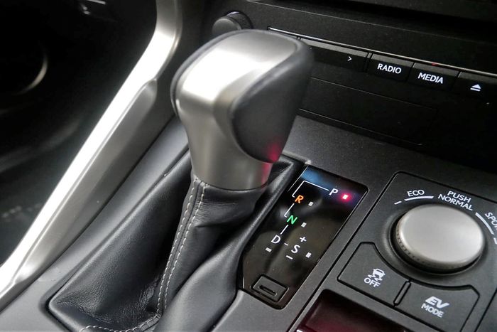 Lexus NX 300h 2016
