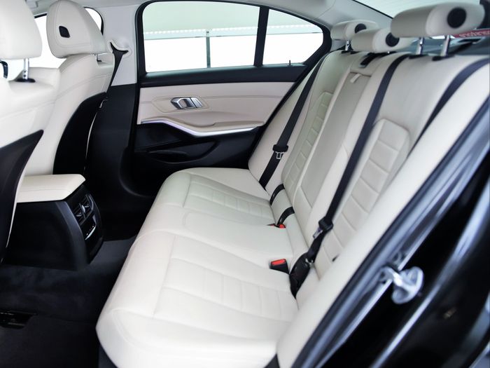 BMW 3 Series 2021