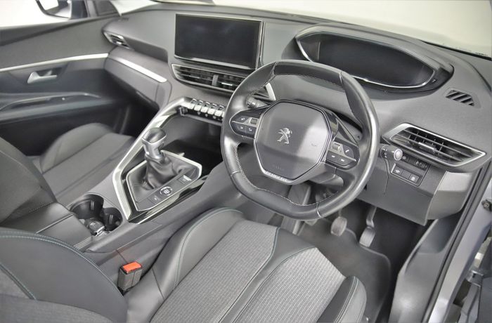 Peugeot 5008 2021