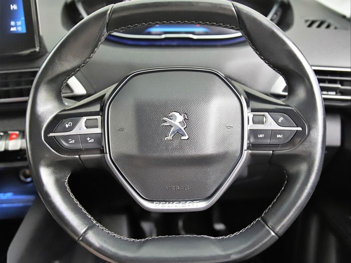 Peugeot 5008 2021