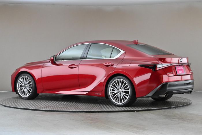 Lexus IS300h 2021