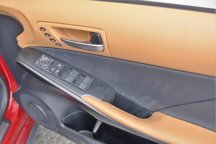 Lexus IS300h 2021