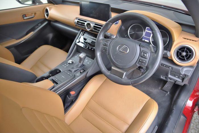 Lexus IS300h 2021