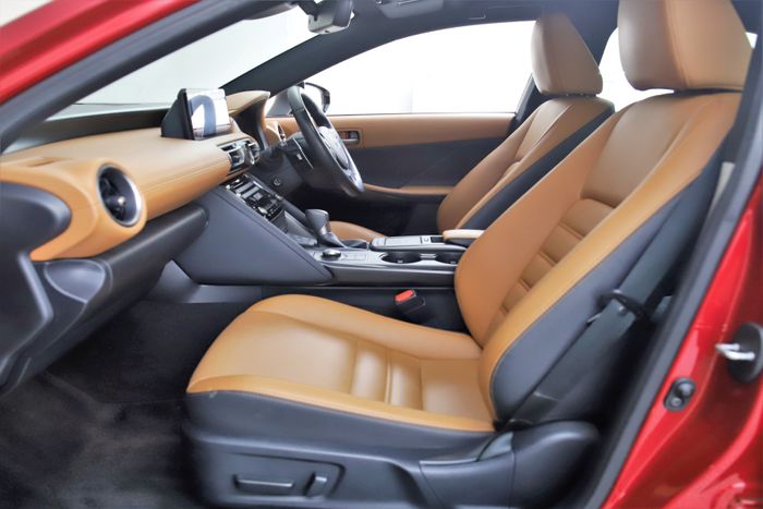 Lexus IS300h 2021