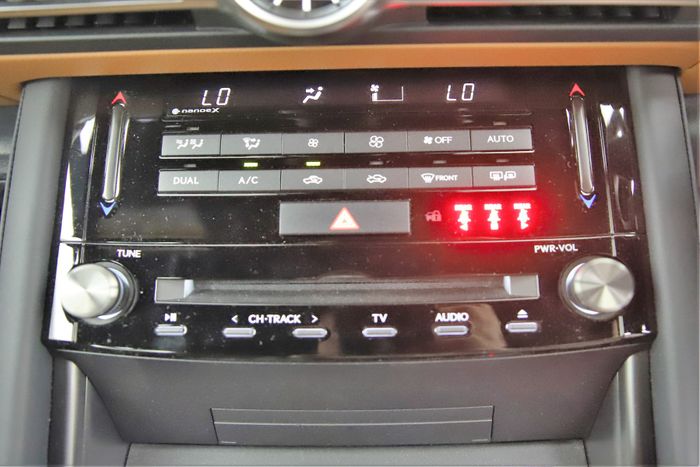 Lexus IS300h 2021