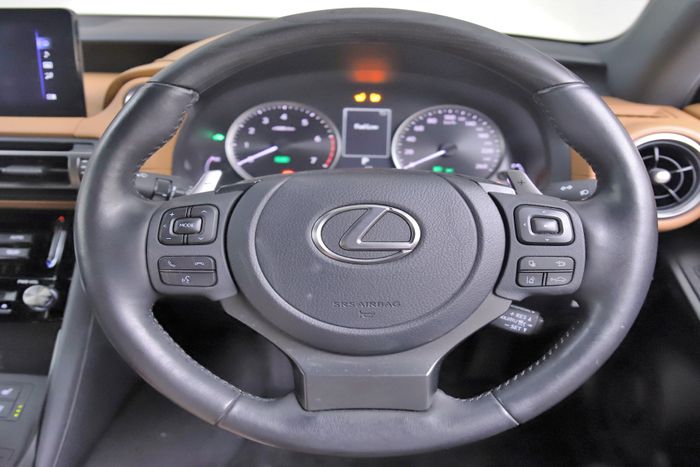 Lexus IS300h 2021