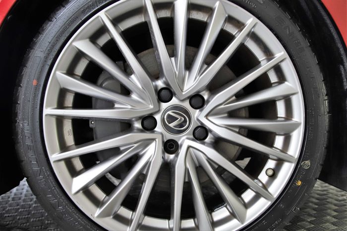 Lexus IS300h 2021
