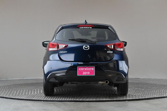 Mazda 2 2019