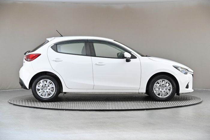 Mazda 2 2019