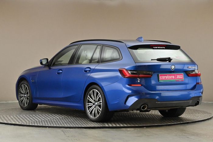 BMW 3 Series 2022