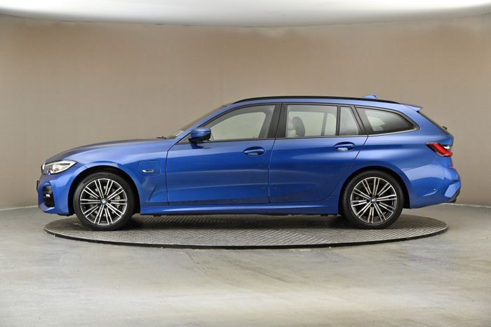 BMW 3 Series 2022