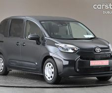 Toyota Sienta 2023
