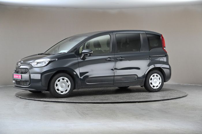 Toyota Sienta 2023