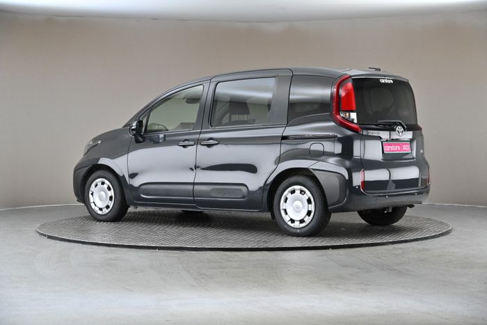 Toyota Sienta 2023