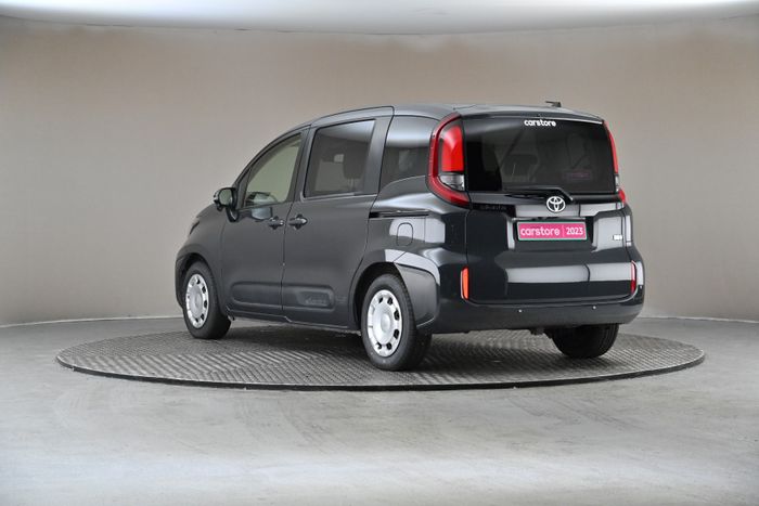 Toyota Sienta 2023