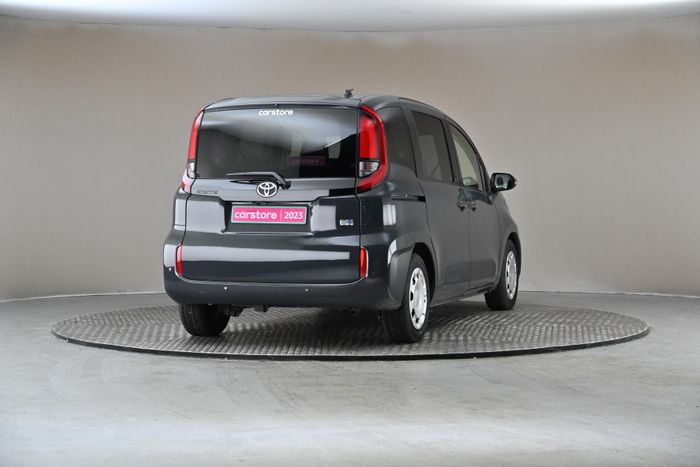 Toyota Sienta 2023