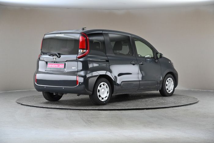 Toyota Sienta 2023