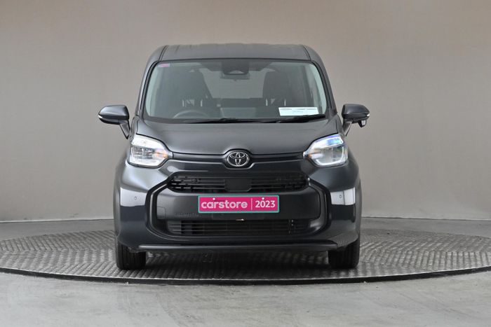 Toyota Sienta 2023