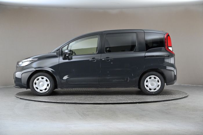 Toyota Sienta 2023