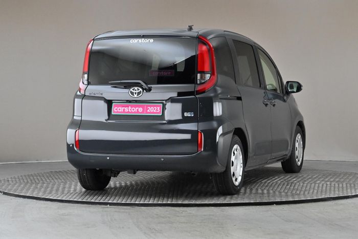 Toyota Sienta 2023