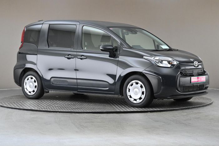 Toyota Sienta 2023