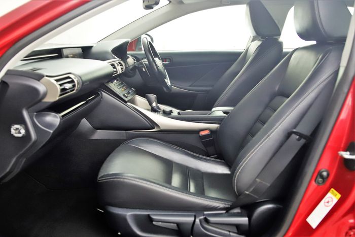 Lexus IS300h 2017