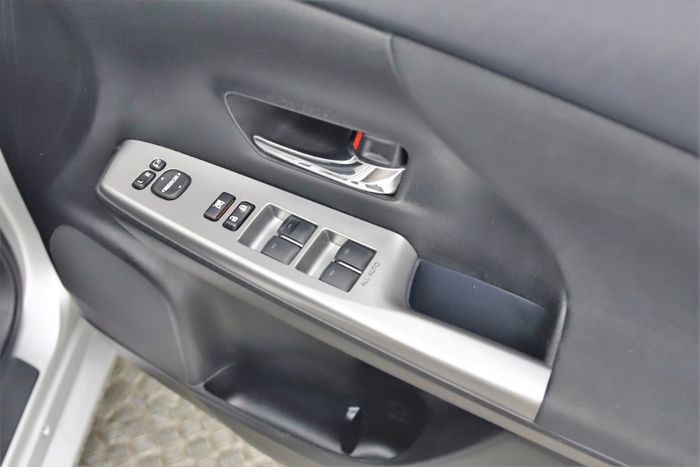 Toyota PRIUS+ 2017