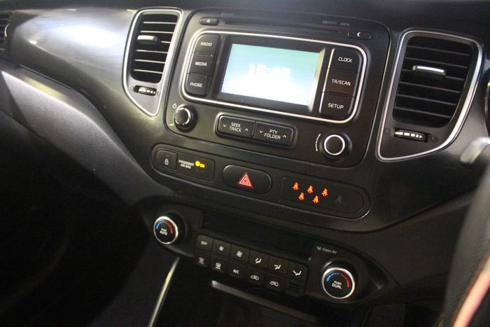 Kia Carens 2015
