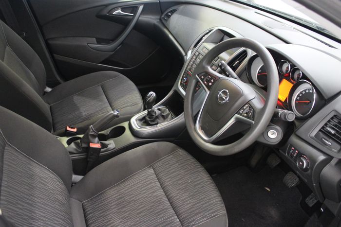 Opel Astra 2016