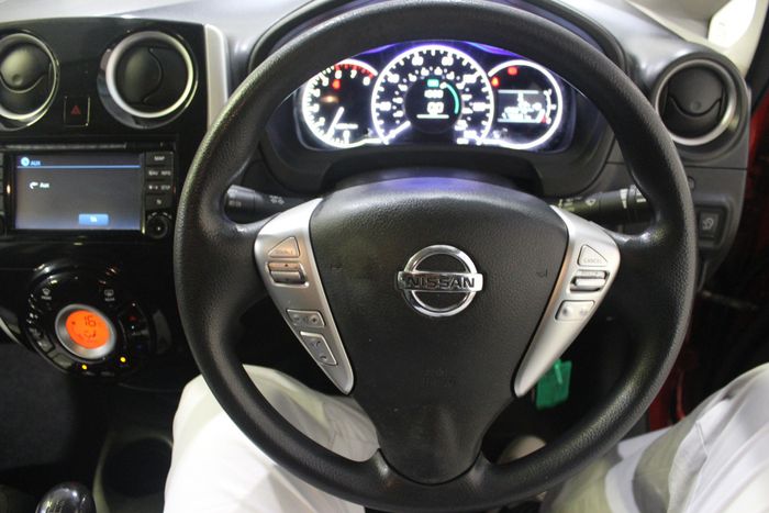 Nissan NOTE 2014