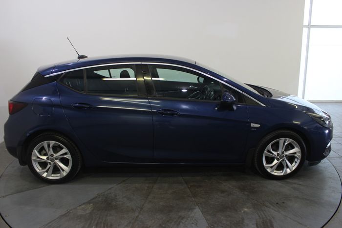 Opel Astra 2021