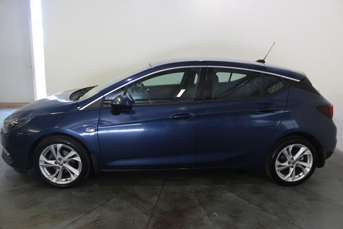 Opel Astra 2021