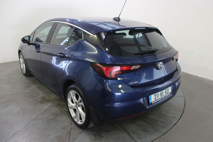 Opel Astra 2021