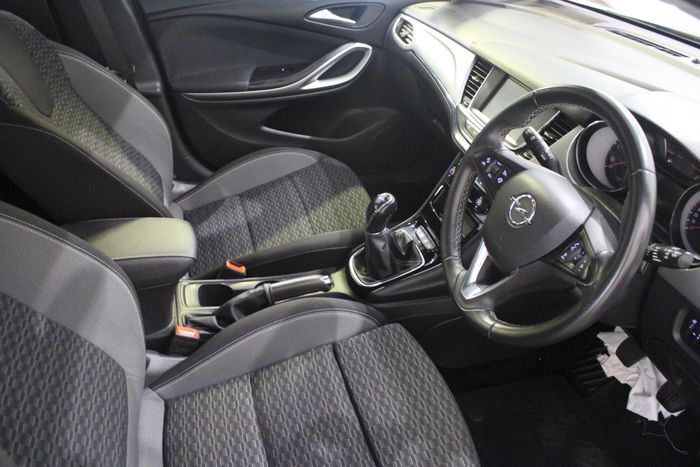 Opel Astra 2021