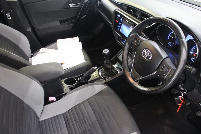 Toyota Auris 2016