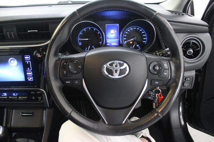 Toyota Auris 2016