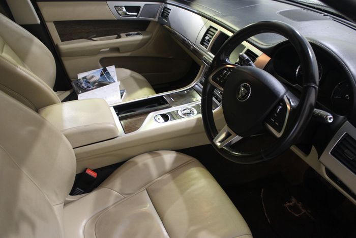 Jaguar XF 2015