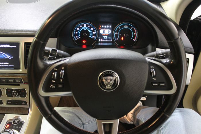 Jaguar XF 2015