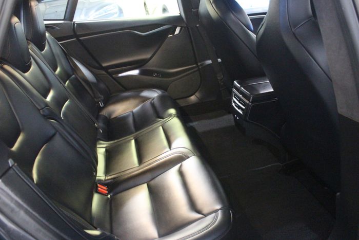 Tesla Model S 2019
