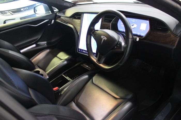 Tesla Model S 2019